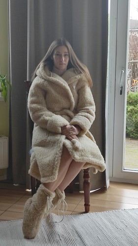 Merino woolen hooded bathrobe - merino,